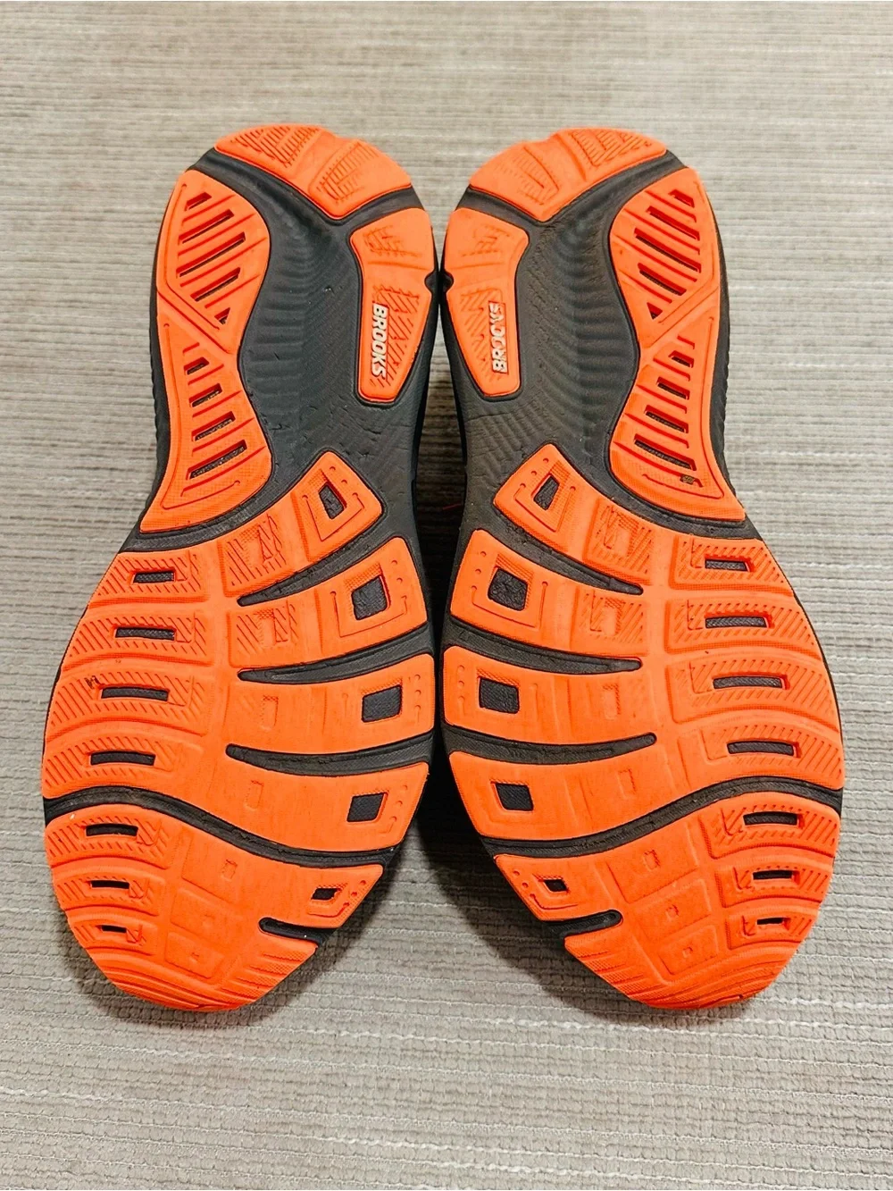 Brooks Ghost 17 Men's Running Shoes Size 10.5 Wide (2E) Oyster Mushroom Orange